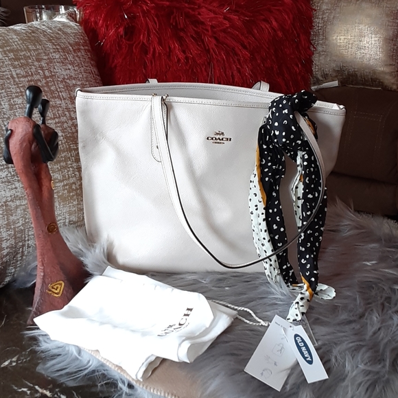 Coach Handbags - Coach bag price firm